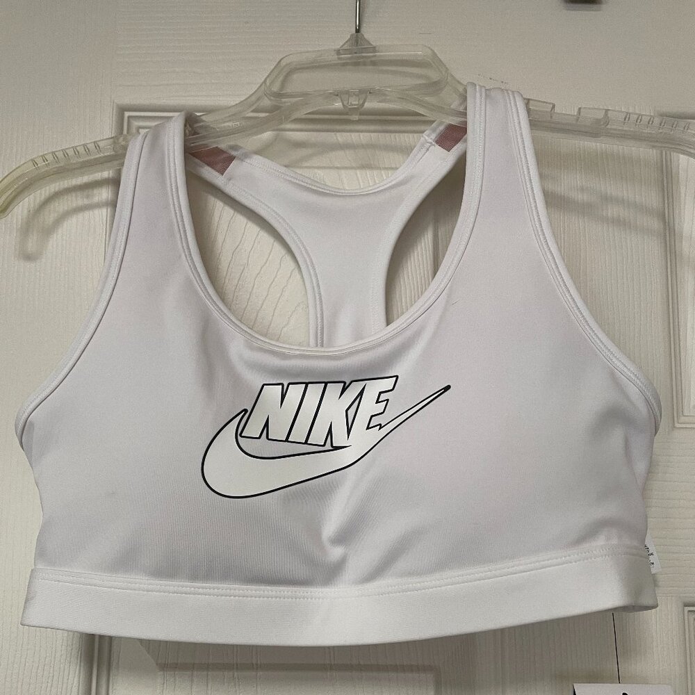Nike Swoosh Bra